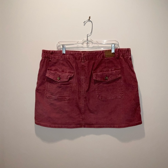 LIKE NEW AMERICAN EAGLE WOMEN’S PINK CORDUROY MINI SKIRT SIZE 18 - Picture 2 of 4